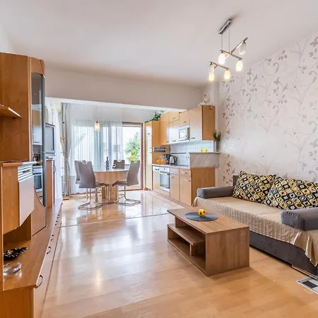 Lana Apartment
