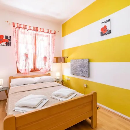 Lana Apartment