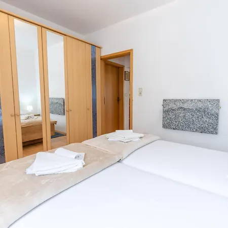 Apartment Lana Baska (Krk)