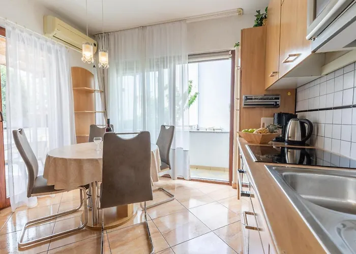 Lana Appartement Baška