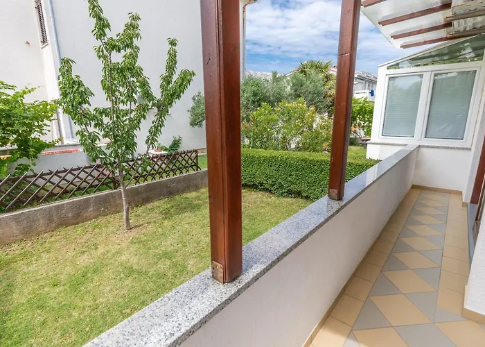 Lana Apartamento Baška